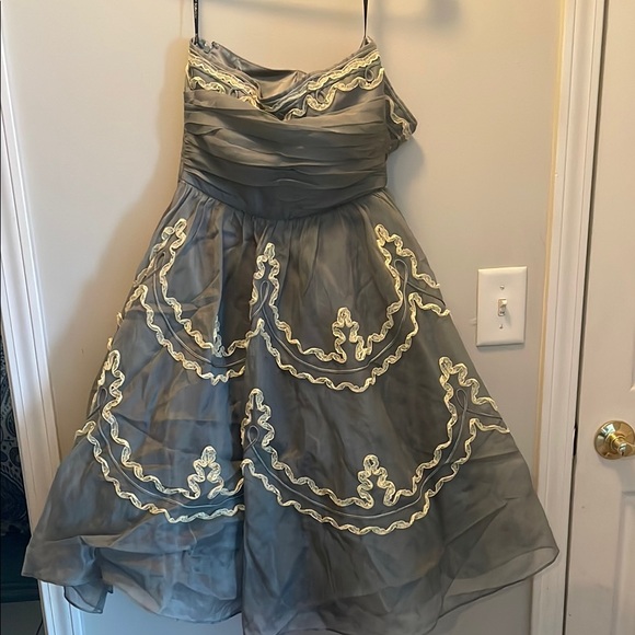 Betsey Johnson Strapless Gray Dress with Cream Detailing - Picture 6 of 8